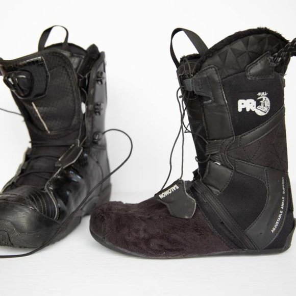 Gently used Salomon snowboard boots - Picture 11 of 13